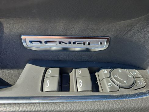 Used 2025 GMC Sierra 1500 Denali AWD/4WD image 19