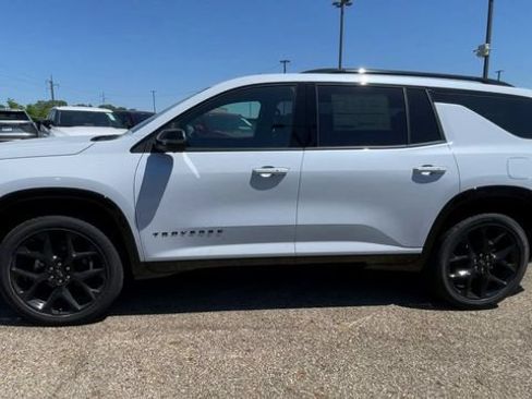 New 2026 Chevrolet Traverse RS w/ LPO, Floor Liner Package AWD/4WD image 7