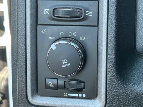 Used 2017 RAM 1500 Express AWD/4WD image 22