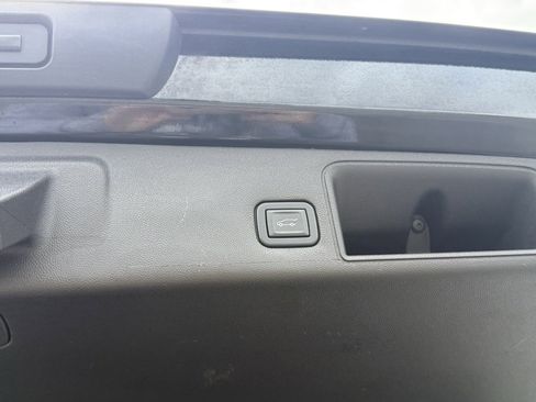 Used 2021 GMC Terrain SLT image 6