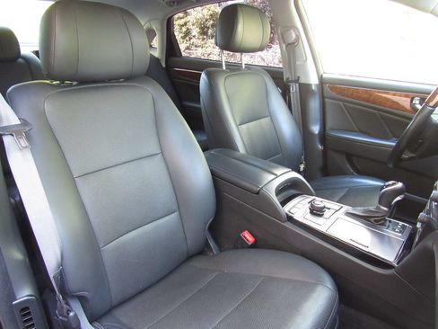 Used 2014 Hyundai Equus Signature RWD image 21