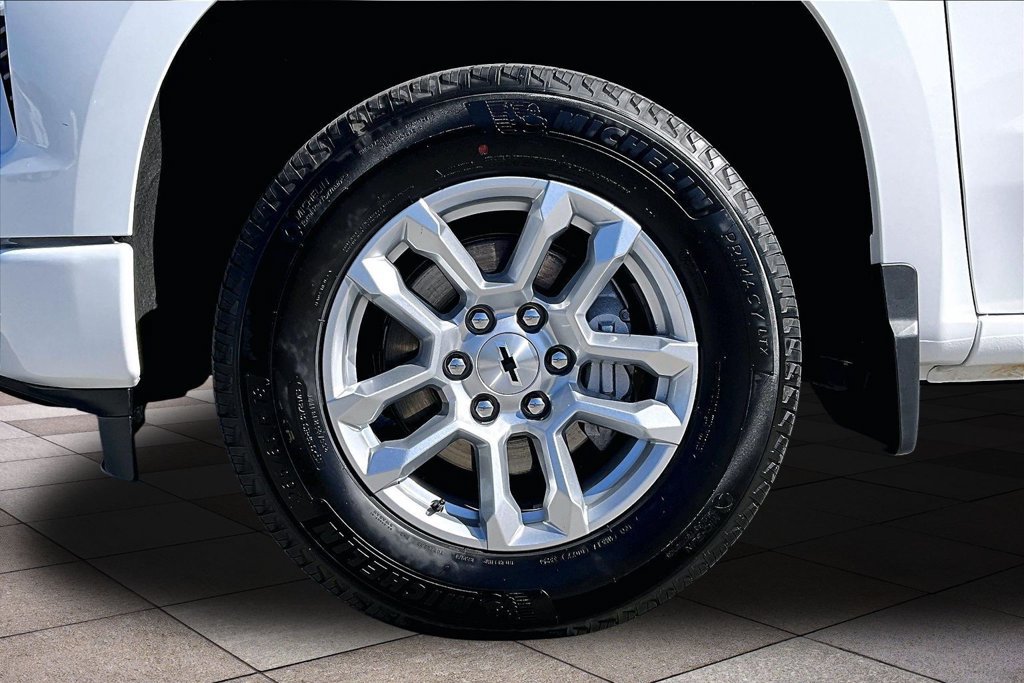Used 2026 Chevrolet Silverado 1500 RST AWD/4WD image 10