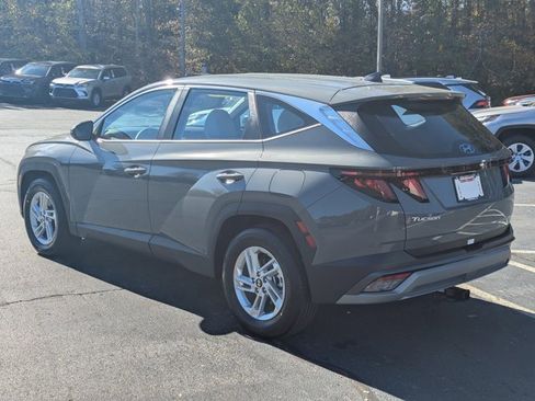 Used 2025 Hyundai Tucson SE image 5