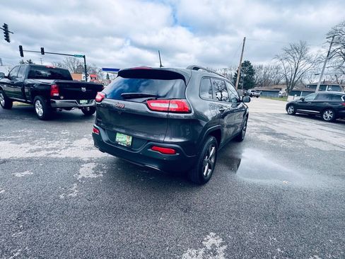 Used 2016 Jeep Cherokee 75th Anniversary image 10