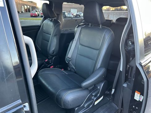 Certified 2020 Toyota Sienna SE image 24