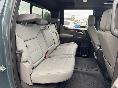 Used 2026 Chevrolet Silverado 1500 LT Trail Boss w/ Convenience Package II AWD/4WD image 14