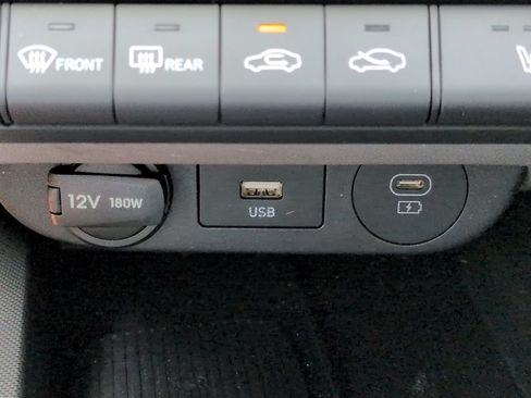Used 2024 Hyundai Elantra SEL w/ Convenience Package FWD image 22