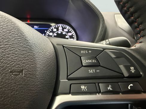 Used 2025 Nissan Sentra SR w/ SR Premium Package FWD image 19