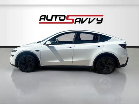 Used 2026 Tesla Model Y 2WD image 4