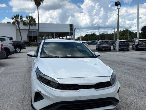 Certified 2024 Kia Forte LXS w/ LXS Technology Package FWD image 2