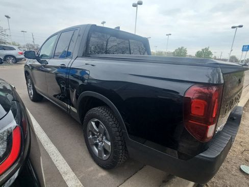 Used 2025 Honda Ridgeline TrailSport image 4