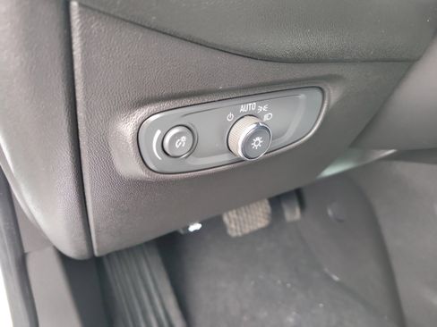 Used 2022 Chevrolet Equinox LT image 22