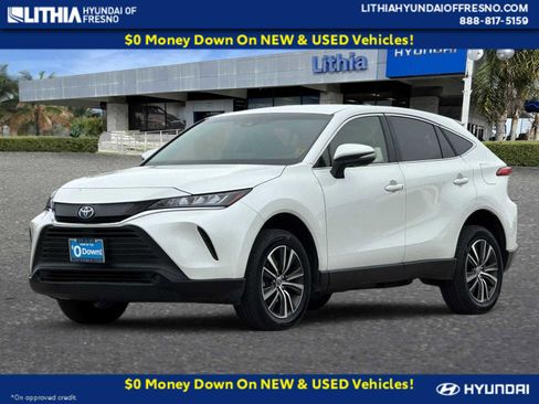 Used 2022 Toyota Venza LE image 1