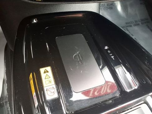 Certified 2021 Toyota Prius XLE w/ Advanced Technology Package image 27