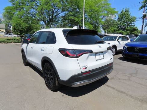 Used 2023 Honda HR-V Sport image 4