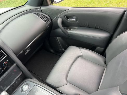 Used 2024 Nissan Armada SL w/ Midnight Edition Package RWD image 31