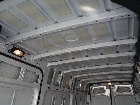 Used 2025 Mercedes-Benz Sprinter 2500 image 31