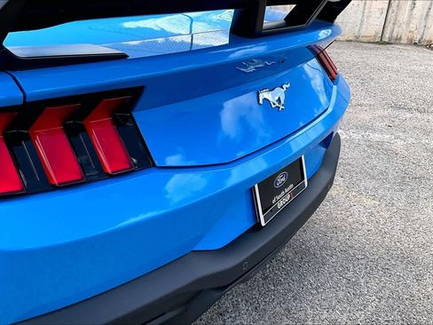 Used 2025 Ford Mustang Coupe RWD image 10