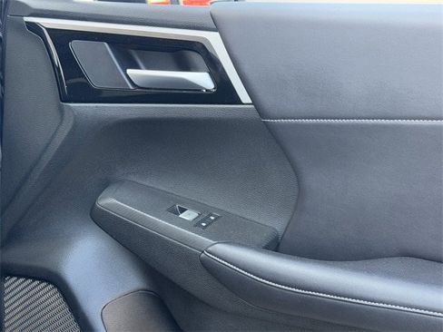 Used 2024 Mitsubishi Outlander SE image 29