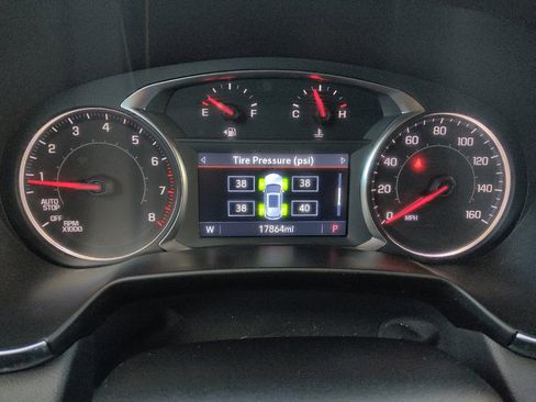 Used 2024 Chevrolet Blazer LT FWD image 23
