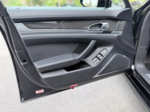 Used 2014 Porsche Panamera AWD/4WD image 11