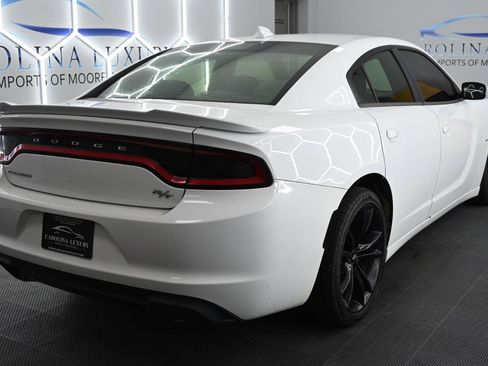Used 2017 Dodge Charger R/T RWD image 4