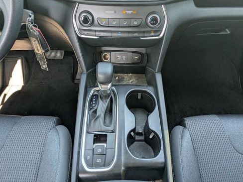 Used 2020 Hyundai Santa Fe SE FWD image 17