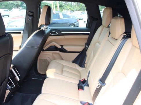 Used 2018 Porsche Cayenne Platinum Edition AWD/4WD image 22