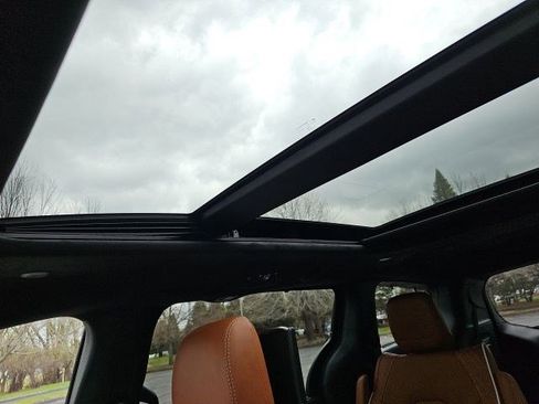 Used 2026 Chrysler Pacifica Pinnacle image 27