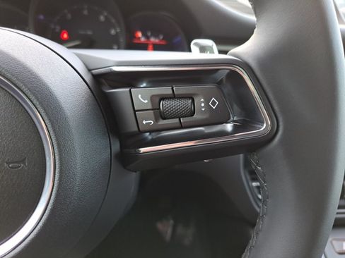 Used 2026 Porsche Macan AWD/4WD image 30