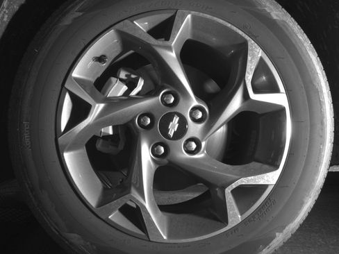 Used 2025 Chevrolet Trax LT FWD image 12