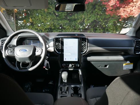 New 2025 Ford Ranger XLT w/ FX4 Off-Road Package image 9