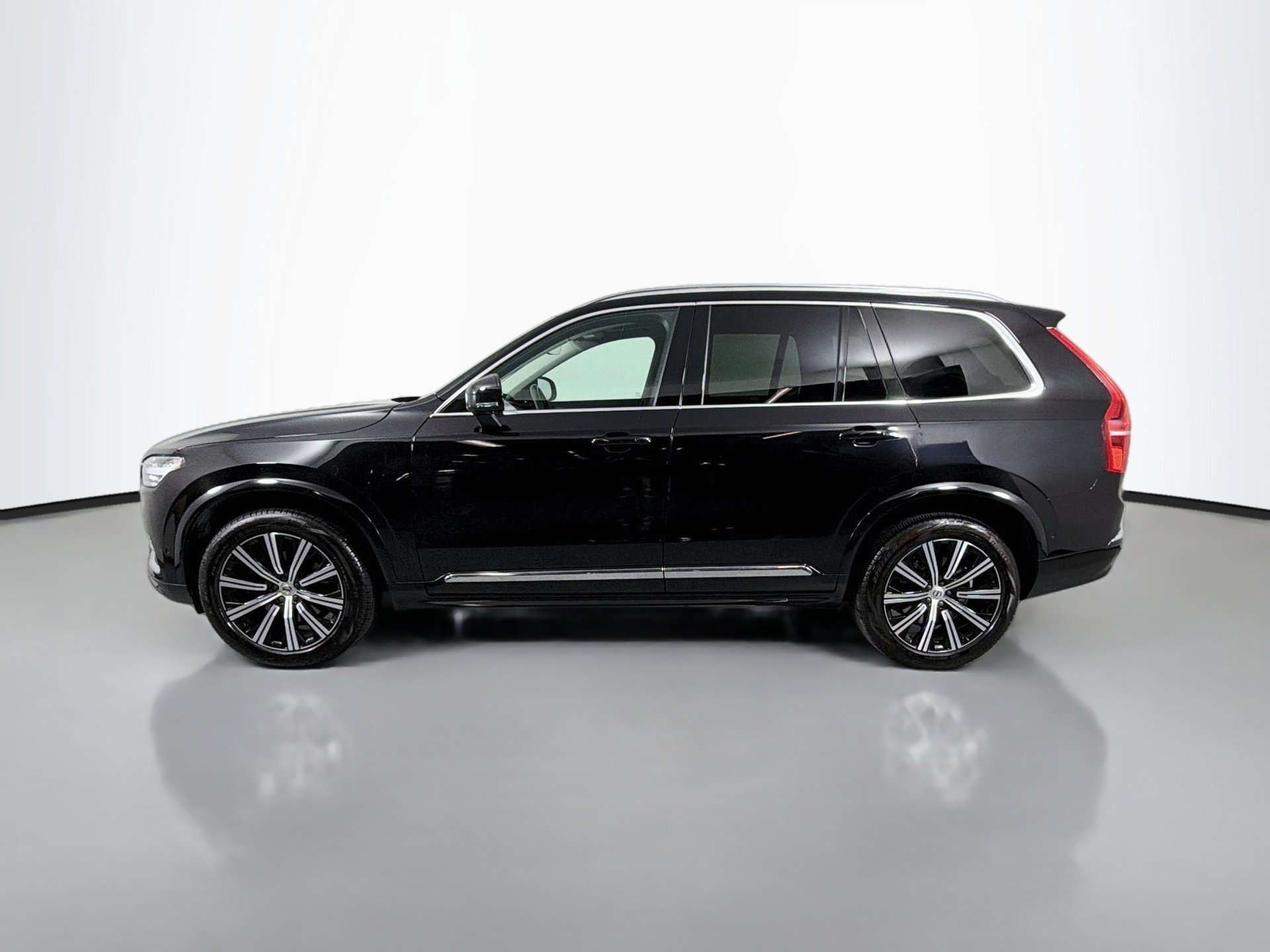 Used 2023 Volvo XC90 B6 Plus w/ Protection Package Premier AWD/4WD image 9