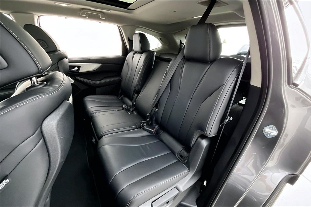 Certified 2026 Acura MDX w/ Technology Package FWD image 32