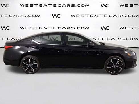 Used 2024 Nissan Altima 2.5 SR FWD image 47