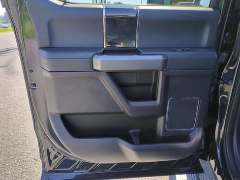 Used 2022 Ford F250 Platinum w/ FX4 Off-Road Package AWD/4WD image 28