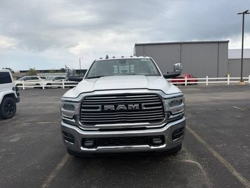 Used 2022 RAM 3500 Laramie AWD/4WD image 2