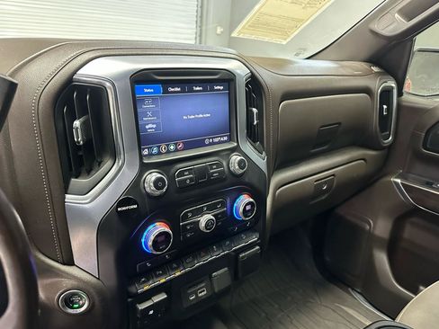 Used 2022 GMC Sierra 1500 SLT AWD/4WD image 18