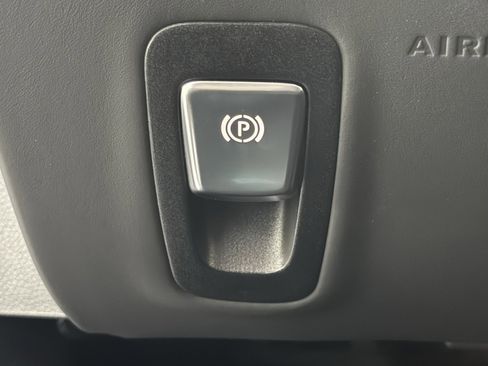 Used 2024 Mercedes-Benz AMG GT 43 image 26