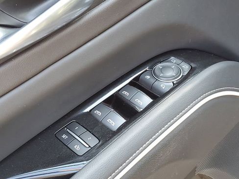 Used 2022 Cadillac Escalade Premium Luxury image 23