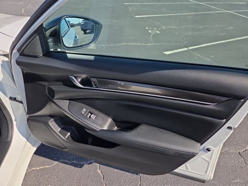 Used 2021 Honda Accord Sport image 35
