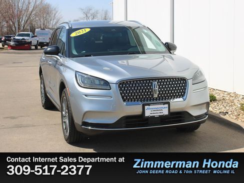 Used 2021 Lincoln Corsair AWD image 3