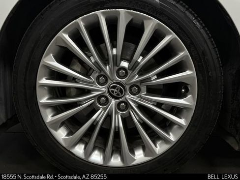 Used 2021 Toyota Avalon Limited w/ Advanced Safety Package FWD image 10