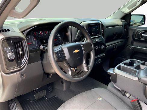 Used 2020 Chevrolet Silverado 1500 Custom w/ Infotainment Package RWD image 17
