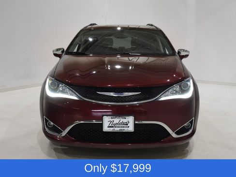 Used 2019 Chrysler Pacifica Limited image 2