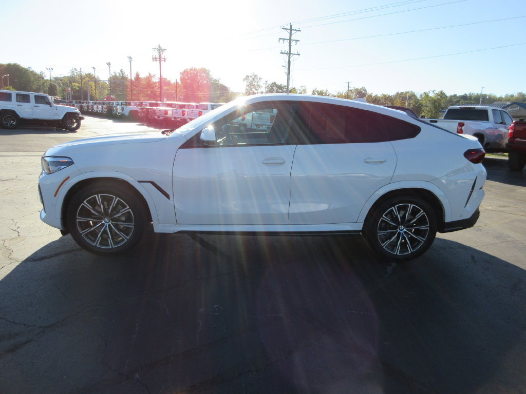 Used 2023 BMW X6 xDrive40i w/ M Sport Package AWD/4WD image 10