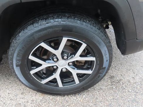 Used 2023 Jeep Grand Cherokee Limited AWD/4WD image 17