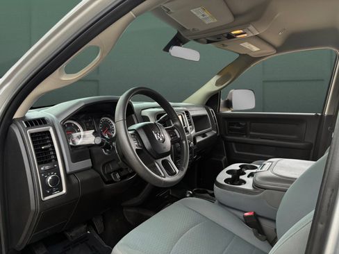 Used 2018 RAM 3500 Tradesman w/ Chrome Appearance Group image 12