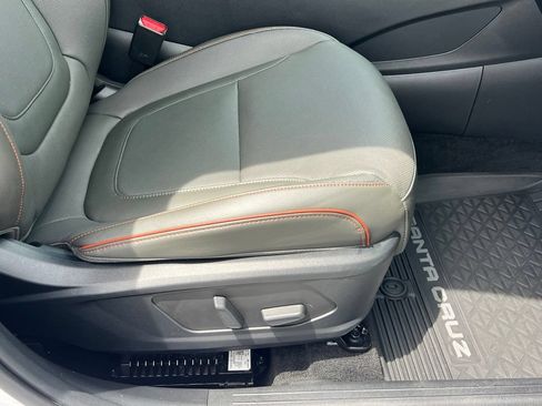 Used 2025 Hyundai Santa Cruz Limited AWD/4WD image 16