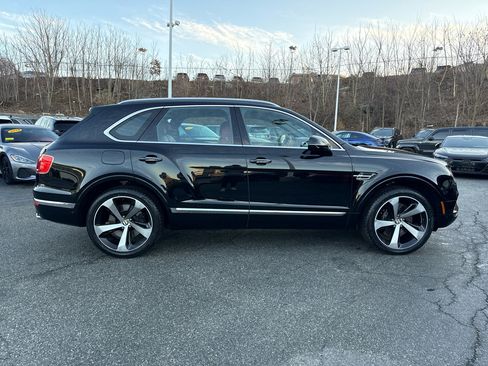 Used 2019 Bentley Bentayga image 12